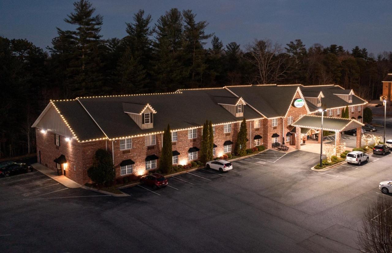Mountain Inn & Suites Flat Rock Esterno foto